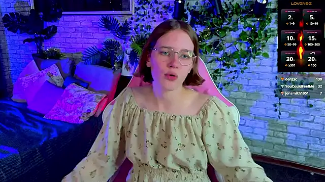 Mia_Mooore's cam snapshot