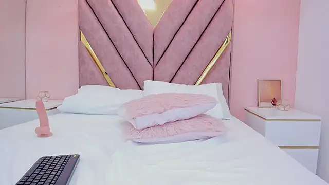 roxyflame_'s cam snapshot