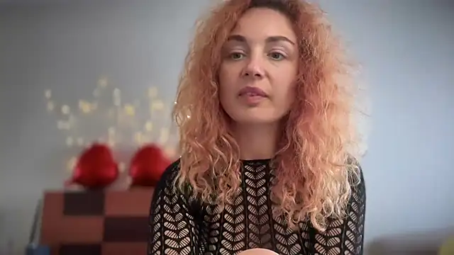 Reddgiirl's cam snapshot