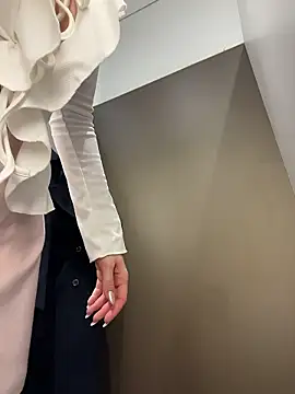 Holly_Play's cam snapshot