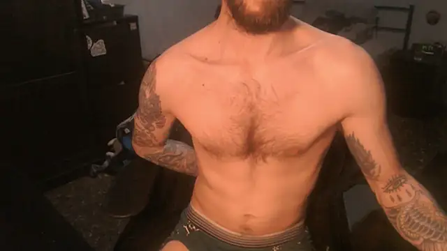 SexxxyLouis live sex cam