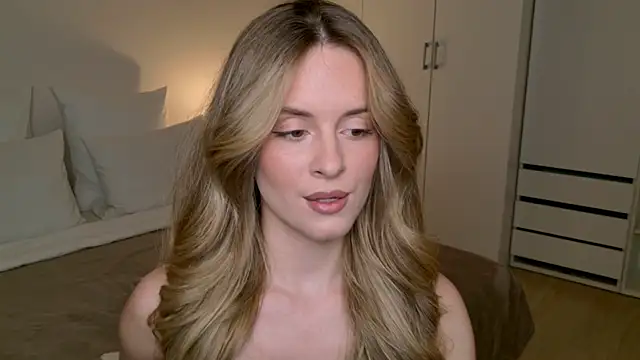 RozzitaBedberry live sex cam