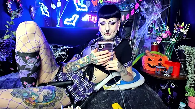 Purple_Coffin666's cam snapshot