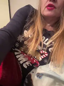 Suzanele's cam snapshot