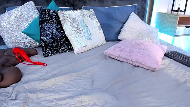 Karlagonzales_'s cam snapshot