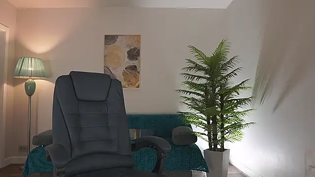 Yvonna_One's cam snapshot