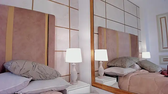 lyrabellini's cam snapshot