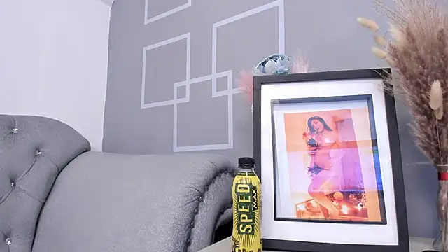 ZaharaSkylar's cam snapshot