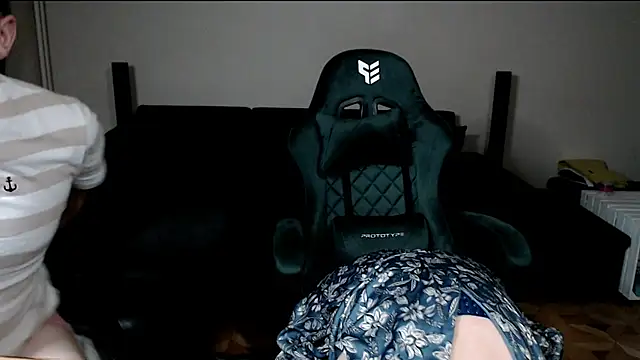 JoannaAndNeighbour's cam snapshot