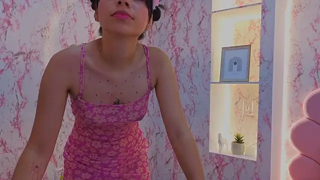 IssaSkinny's cam snapshot