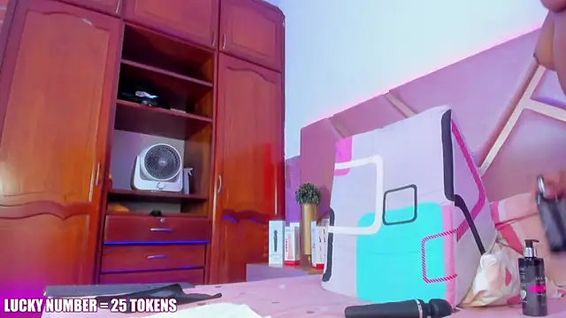 SophieSinclair's cam snapshot