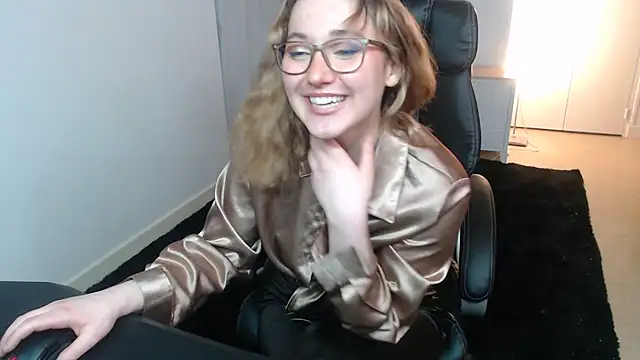 Crystal-dreamt live sex cam