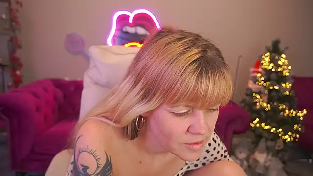 BellaLaPetit's cam snapshot