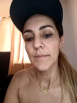 Monita_Med's cam snapshot