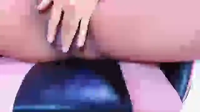 emysquirt live sex cam