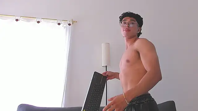 LittleMya_'s cam snapshot