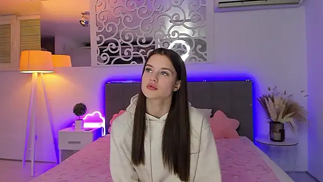 LuisaClover's cam snapshot