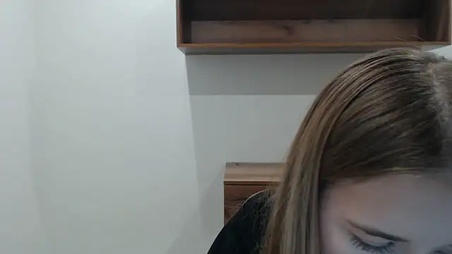 SweetBellaa_'s cam snapshot