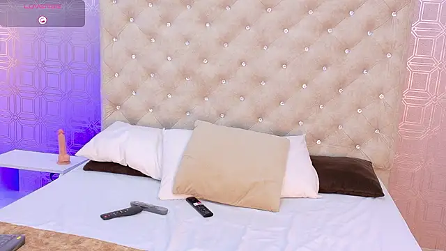 Naomy-Star's cam snapshot