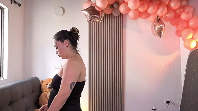 Cuttiealice's cam snapshot