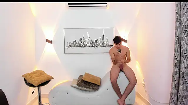 YouBratty2's cam snapshot