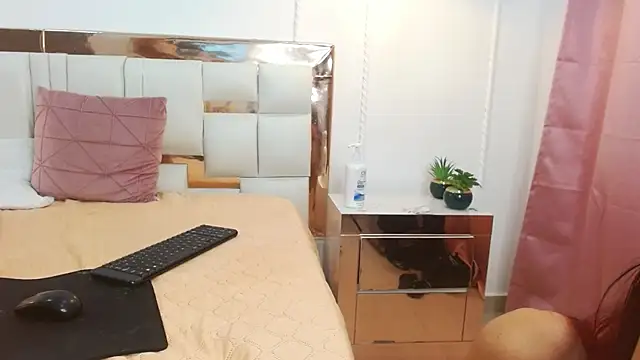 AlexandraMiller live sex cam