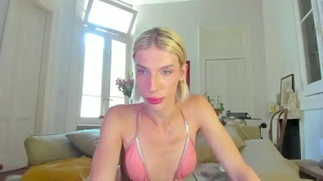 AliceSnowCatt live sex cam