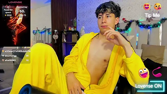 kaelwolf_tay live sex cam