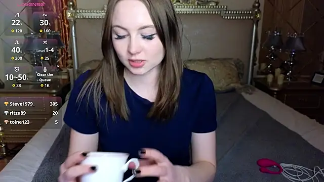 HolyBabyDoll's cam snapshot