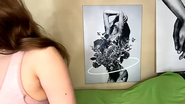 HotBellacle's cam snapshot