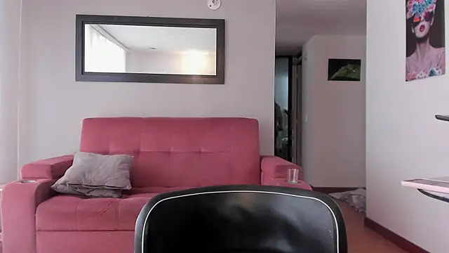 lauramcdowell1's cam snapshot