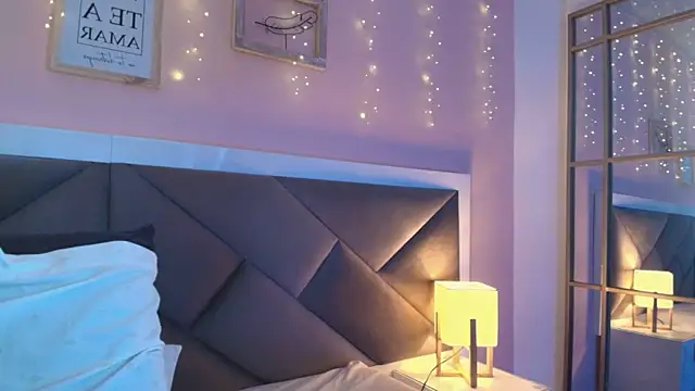 lilly_rohan's cam snapshot