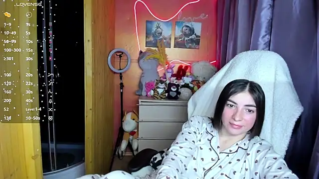 Fiery_Brunette_'s cam snapshot