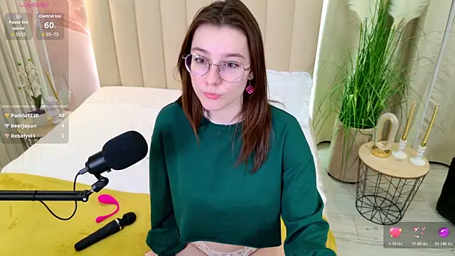 AnnyNextDoor's cam snapshot