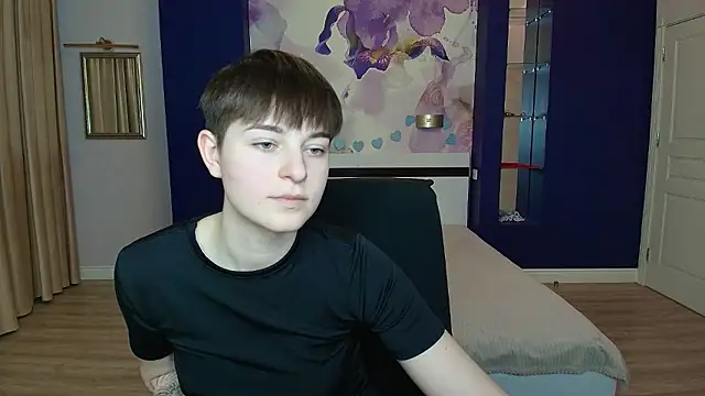 EmiliaYours live sex cam