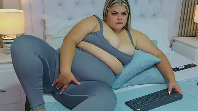 KiimBrooks live sex cam