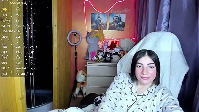 Fiery_Brunette_'s cam snapshot