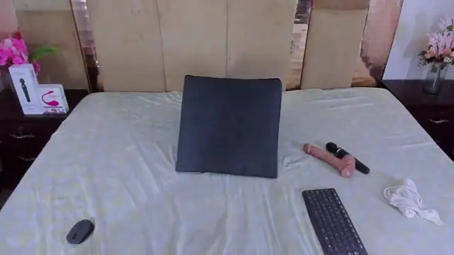 LizBrook live sex cam