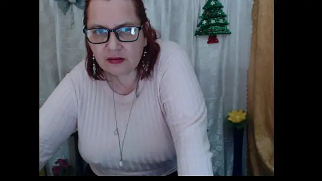 PlayfullMature's cam snapshot