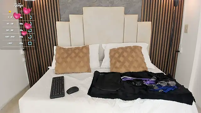 catiusca_reyes_03's cam snapshot