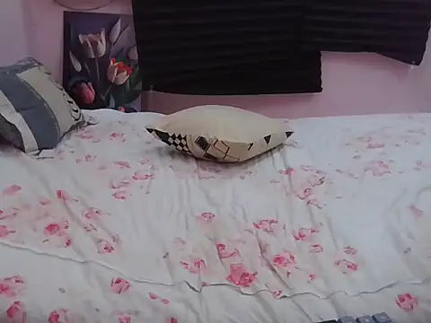 WildPussy4uxx's cam snapshot