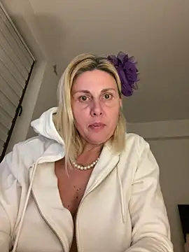 Amelia9798's cam snapshot