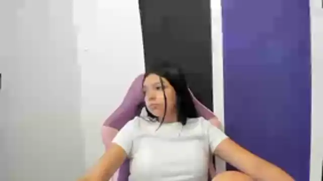 shy_luna18's cam snapshot