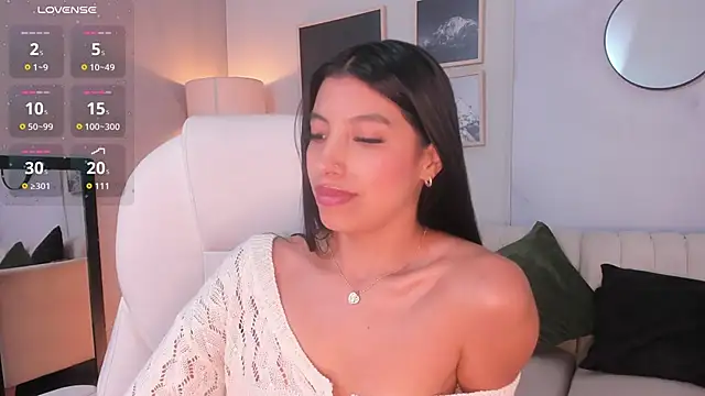 Tiffany_Low's cam snapshot