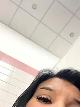 Tisha_Busty live sex cam