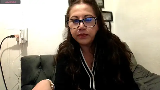 MirandaLatinaLovely's cam snapshot