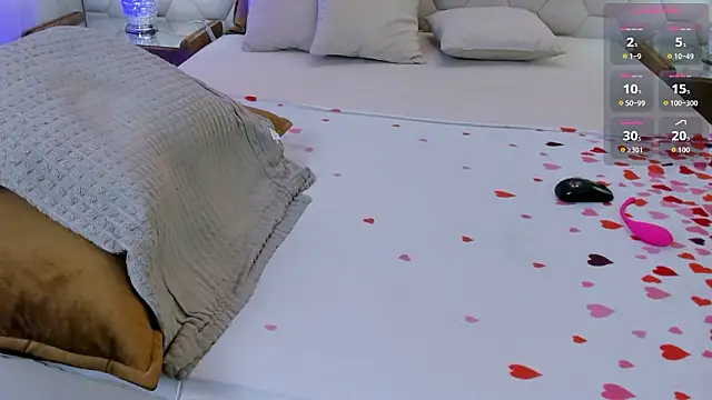 NaughtyLoryy live sex cam