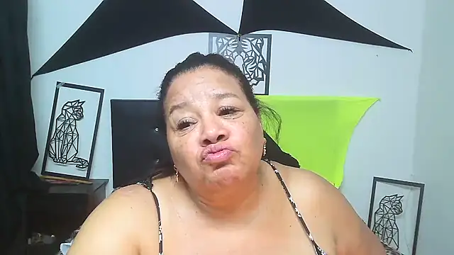 Shanttal0272 live sex cam