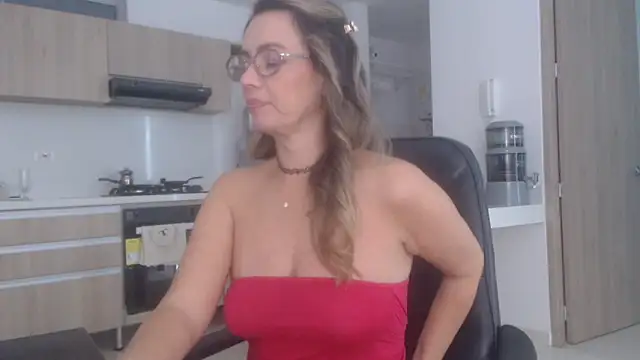 LovePaula live sex cam