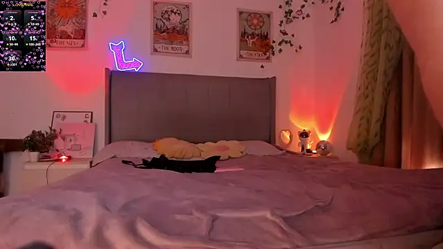 Whitekitty-exe's cam snapshot